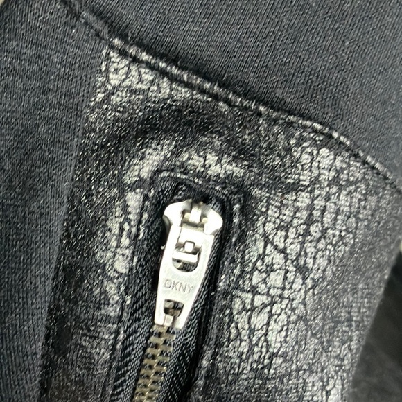 DKNY skinny black pants front print zippers - Picture 8 of 10